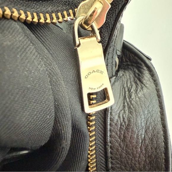 Vintage Coach black leather gold studded Circle Hobo shoulder bag - Picture 10 of 11